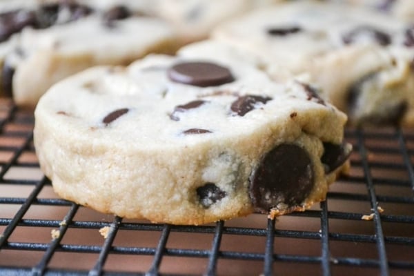 slice and bake peanut butter chocolate chip shortbread cookies