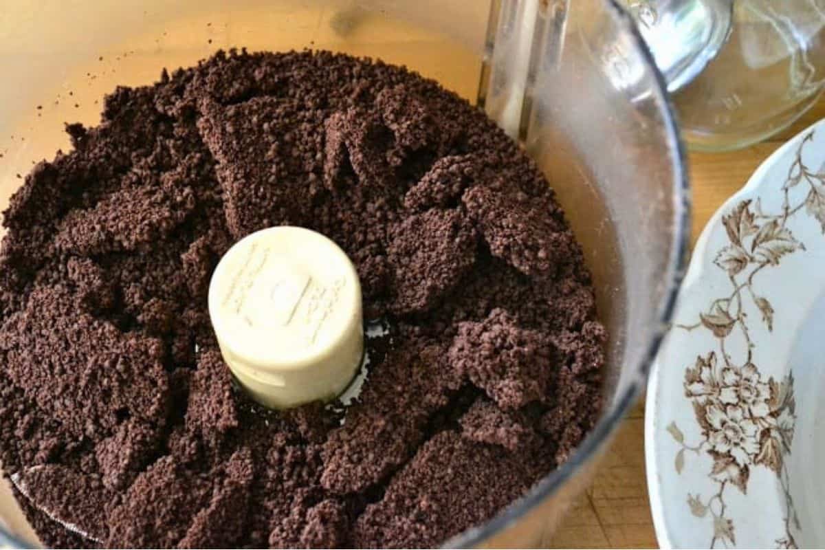 making French press breakfast chocolate mix in a food processor.