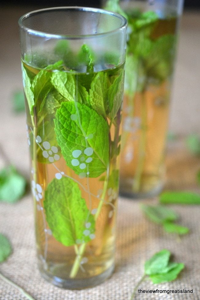 Sweet Peppermint Sun Tea