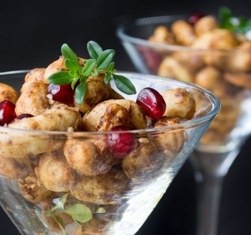 Za'atar Spiced Cashews make the perfect holiday starter!
