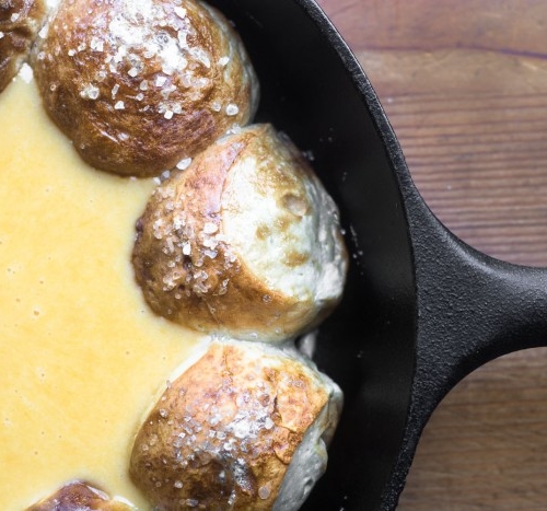 Super easy cheesy beer dip