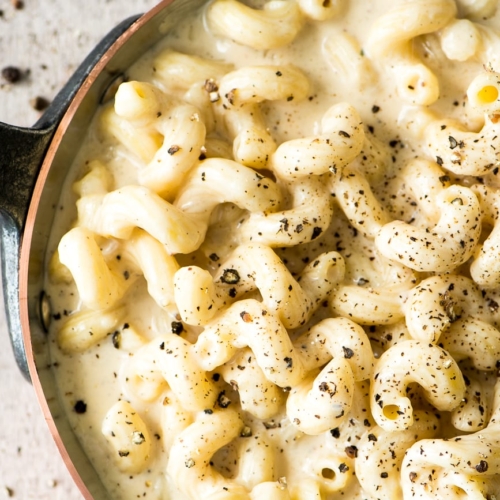 Cacio e Pepe Macaroni and Cheese marries the uber simple but powerfully flavored classic Italian pasta with everybody's favorite comfort food ~ delish!