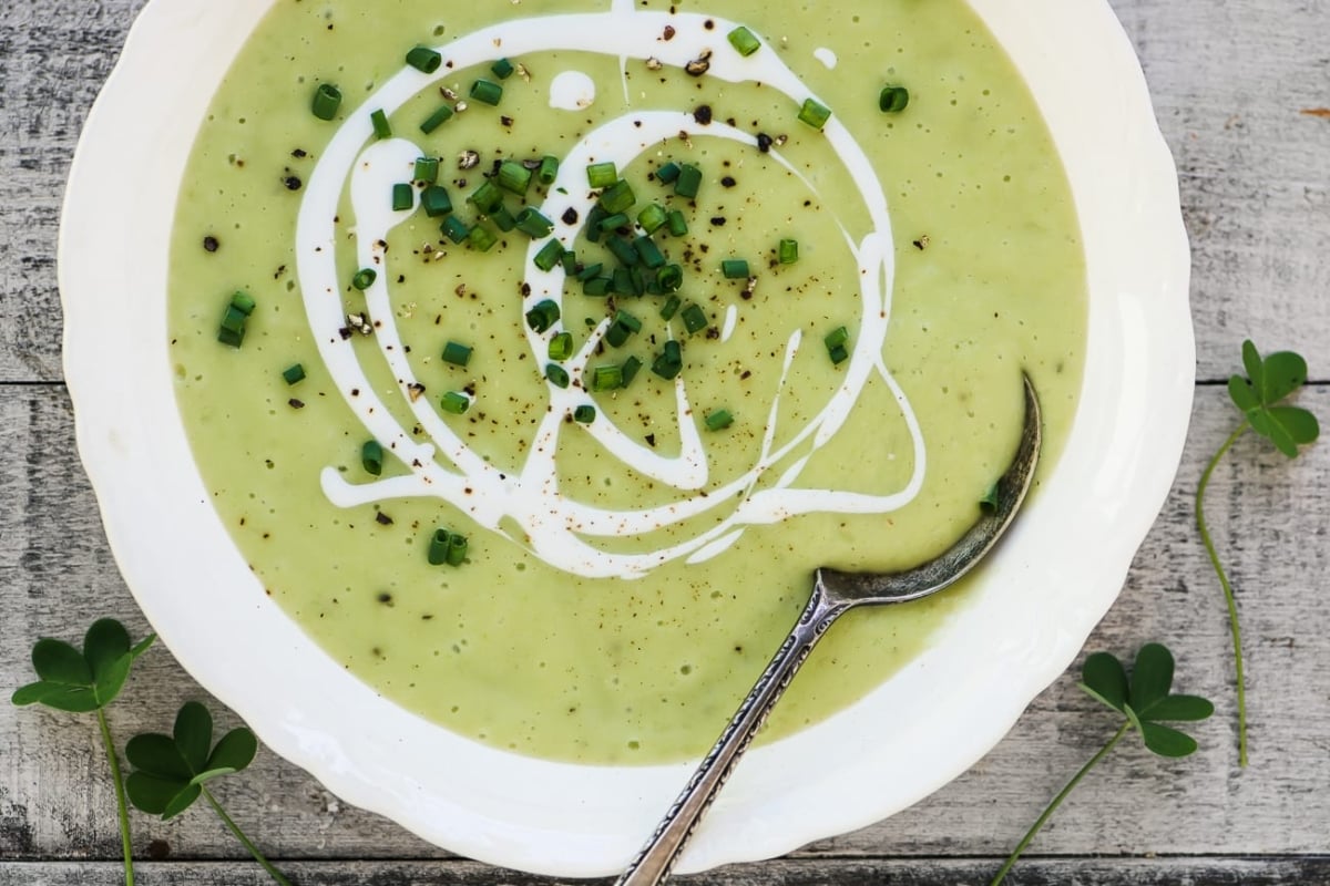 Traditional Irish Leek and Potato Soup • pub recipe!