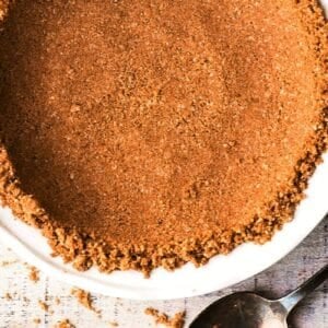 How to make a gingersnap pie crust!
