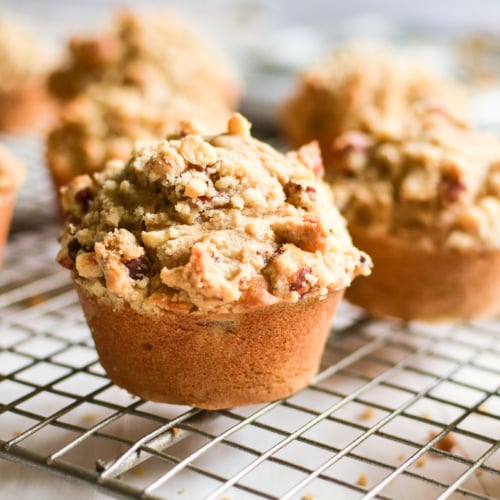pear muffins with hazelnut streusel