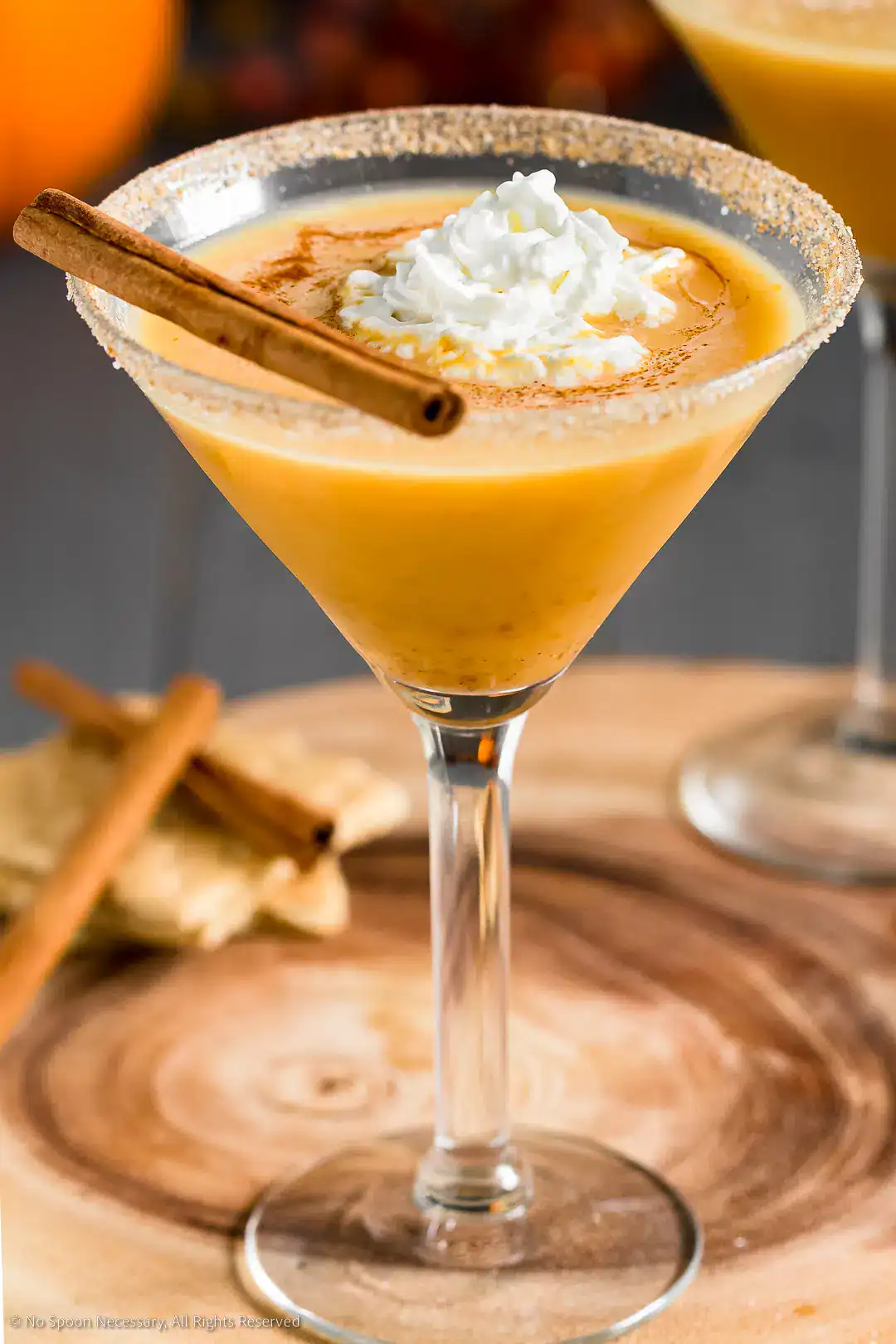 Do you have a signature Thanksgiving cocktail? ย If not, you might find some inspiration below. ย I love to start off the holiday with a house cocktail offered to each guest as they walk in the door. #Thanksgiving #cocktail #bartending #alcohol #mulledwine #cranberrycocktail #pumpkincocktail #fallcocktail #drinks #beverages #pomegranate #recipe pumpkin pie martini.