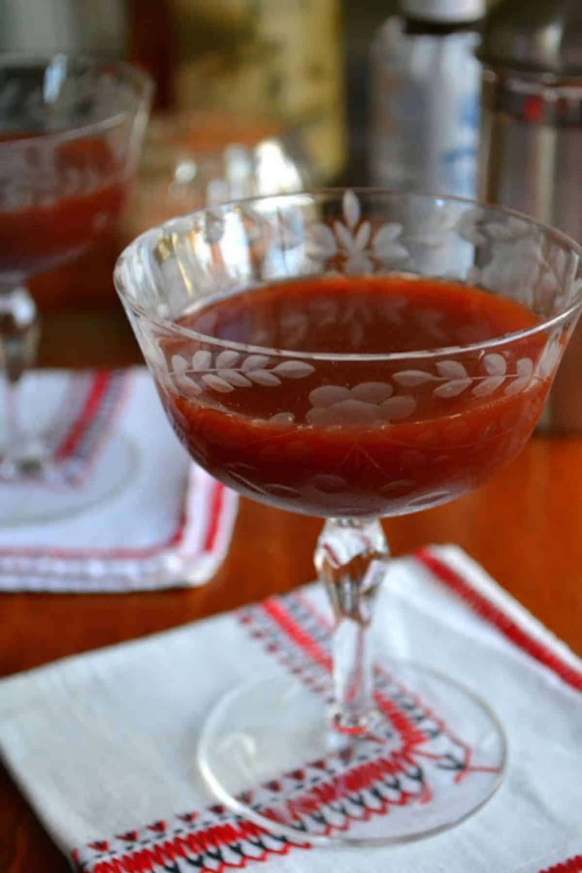 Do you have a signature Thanksgiving cocktail? ย If not, you might find some inspiration below. ย I love to start off the holiday with a house cocktail offered to each guest as they walk in the door. #Thanksgiving #cocktail #bartending #alcohol #mulledwine #cranberrycocktail #pumpkincocktail #fallcocktail #drinks #beverages #pomegranate #recipe Trinidad Sour cocktail.