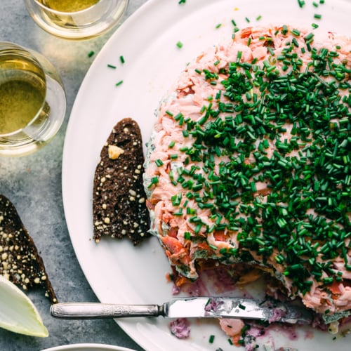 7 Layer Smoked Salmon Dip with wine and rye crisps