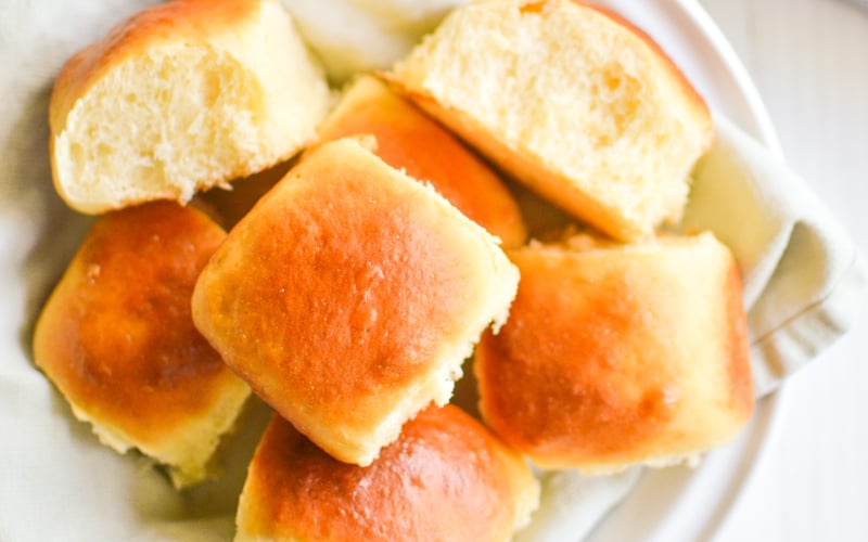 Hawaiian rolls in a bowl