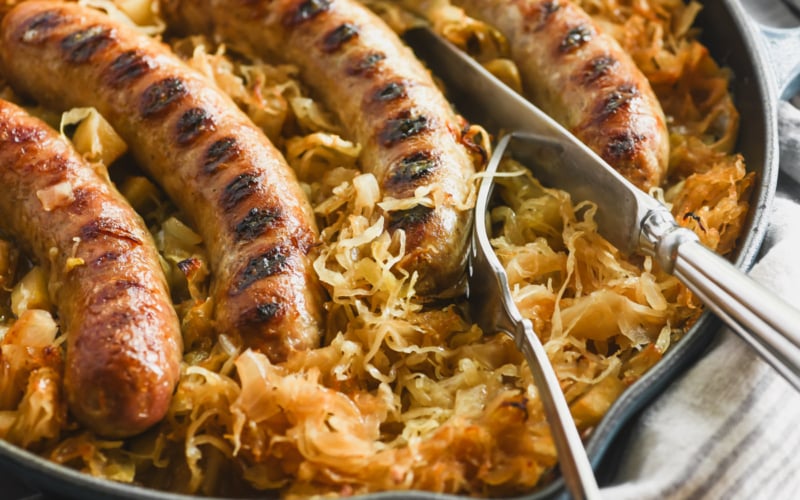 Baked brats in sauerkraut