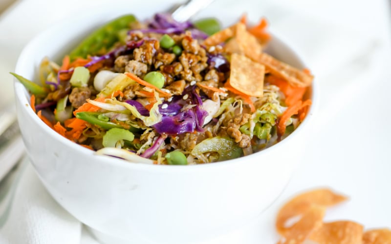 egg roll bowl with crispy wontons