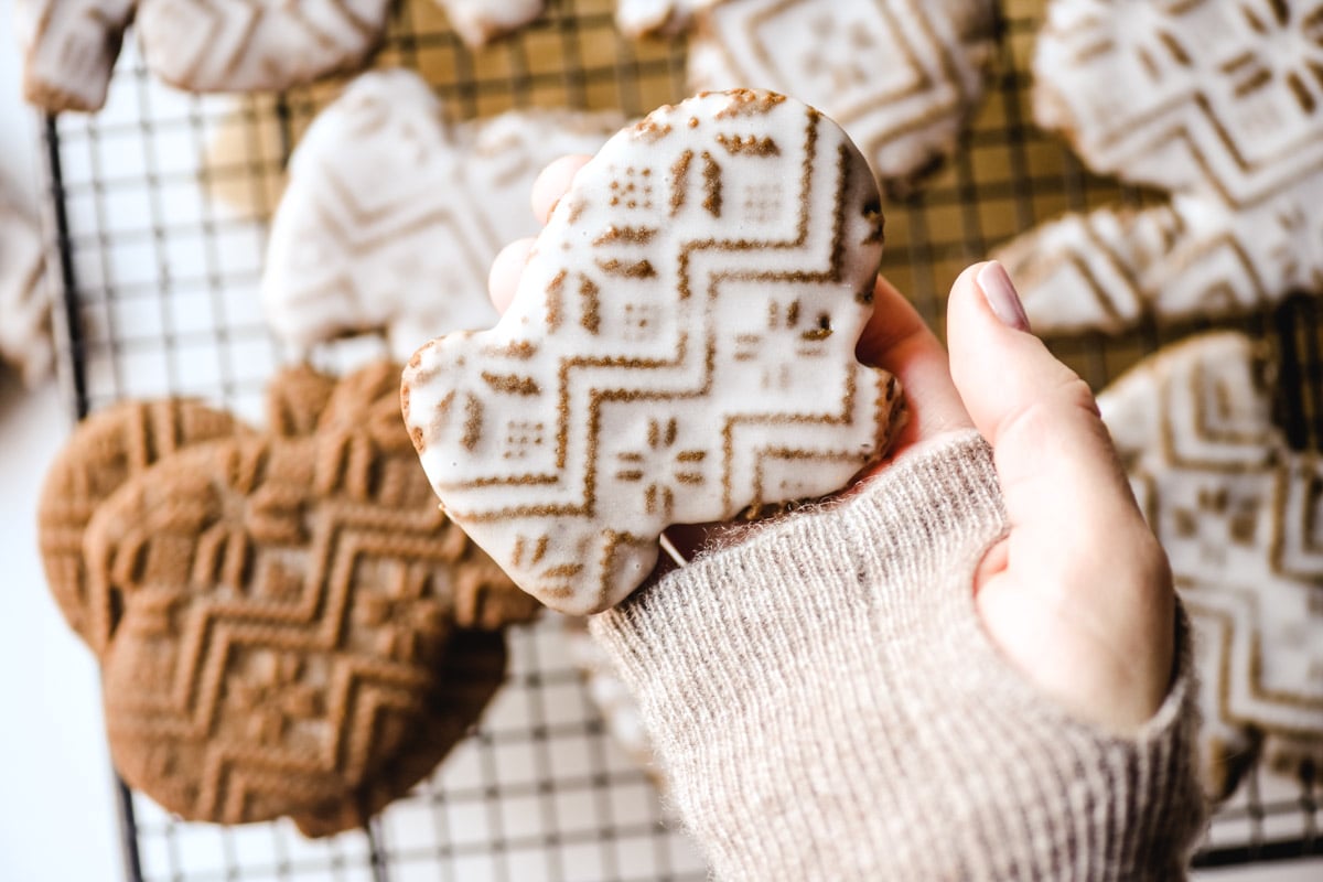 Christmas Shortbread Cookies Recipe for Embossed Rolling Pin • Food Folks  and Fun