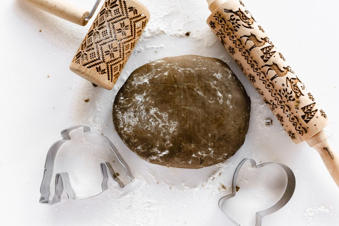 Embossed Gingerbread Cookies • Easy & Adorable!