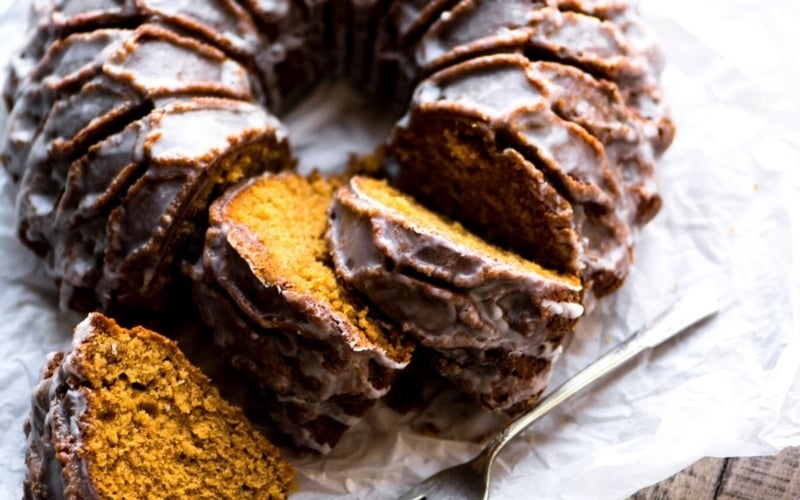 sliced gingerbread bundt cake