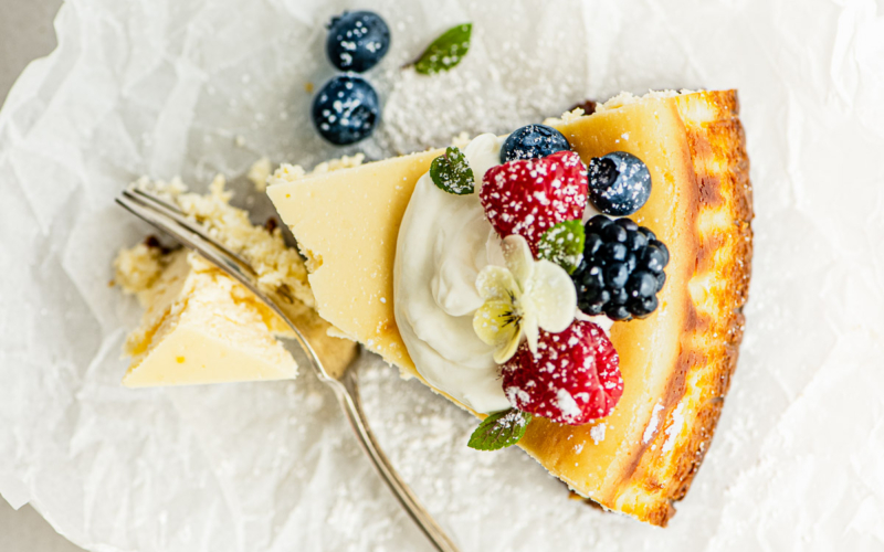 lemon cheesecake with fork