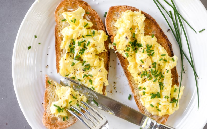 scrambled egg tartines