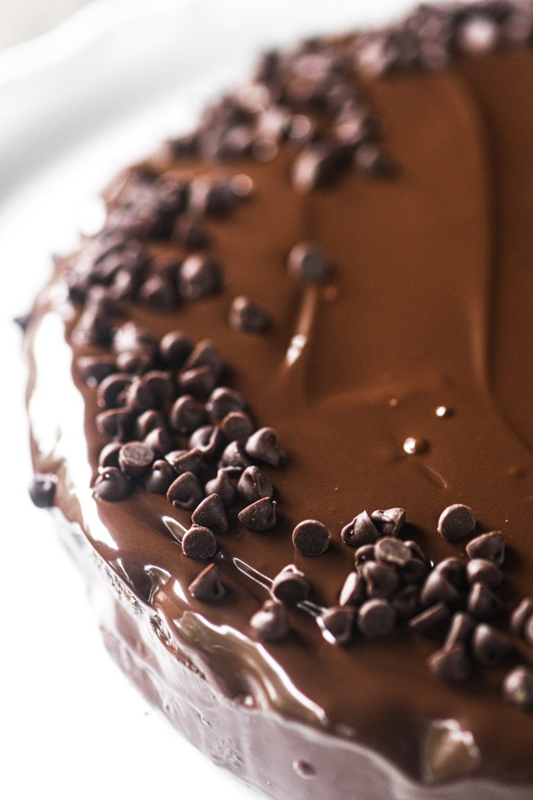 Queen Elizabeth's Chocolate Biscuit Cake • the royal recipe!