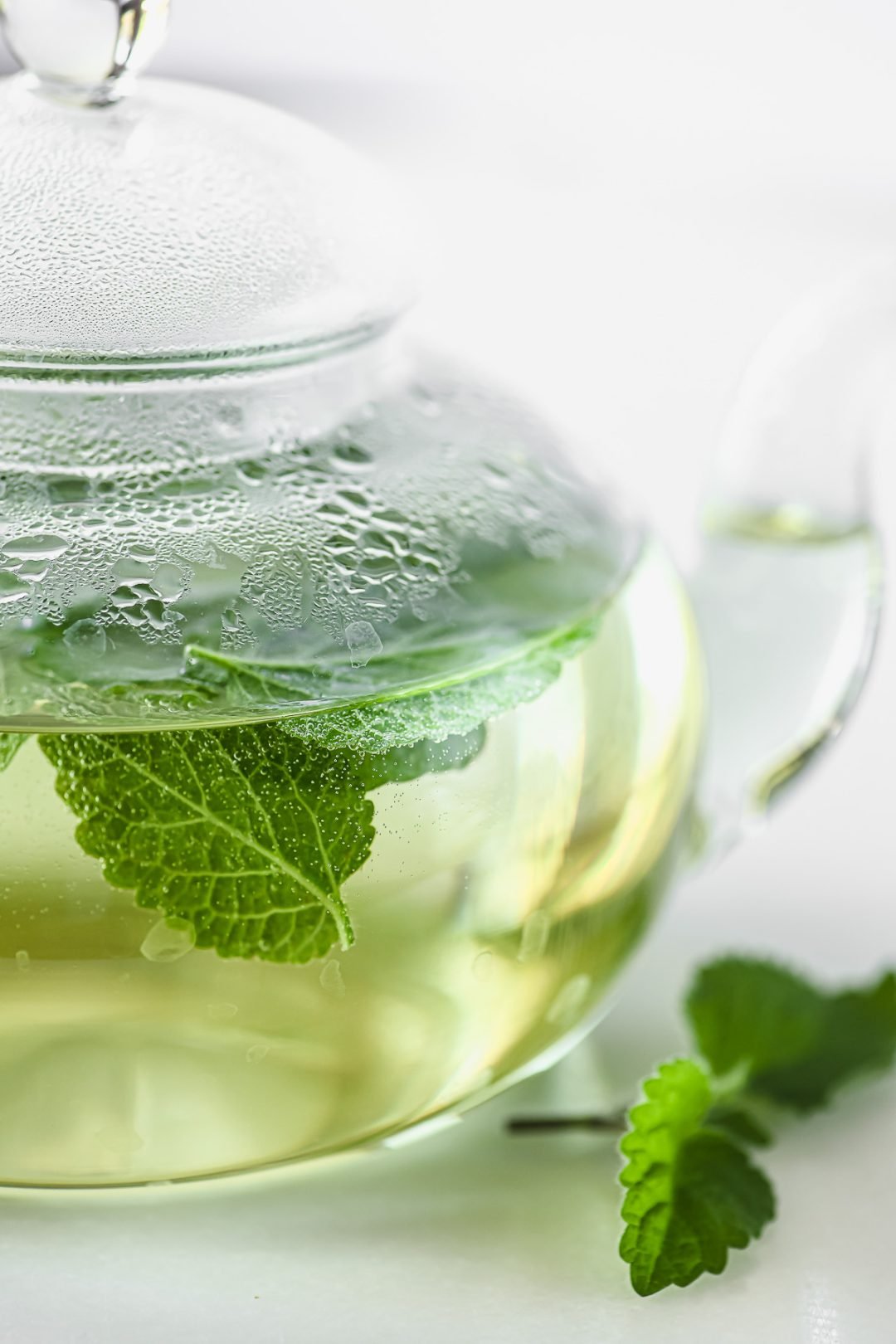 How to Make Lemon Balm Tea • soothing and relaxing!