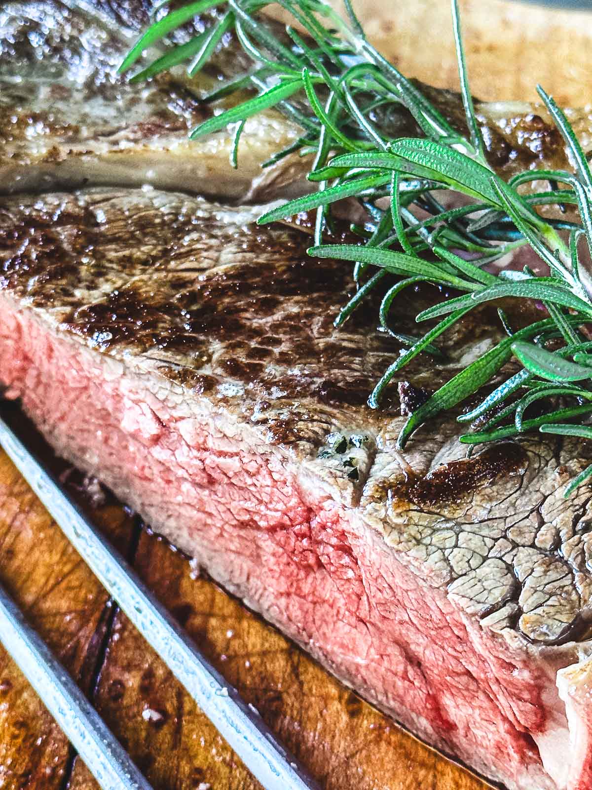 How to Cook Rib-Eye Steaks on the Stove — The Mom 100