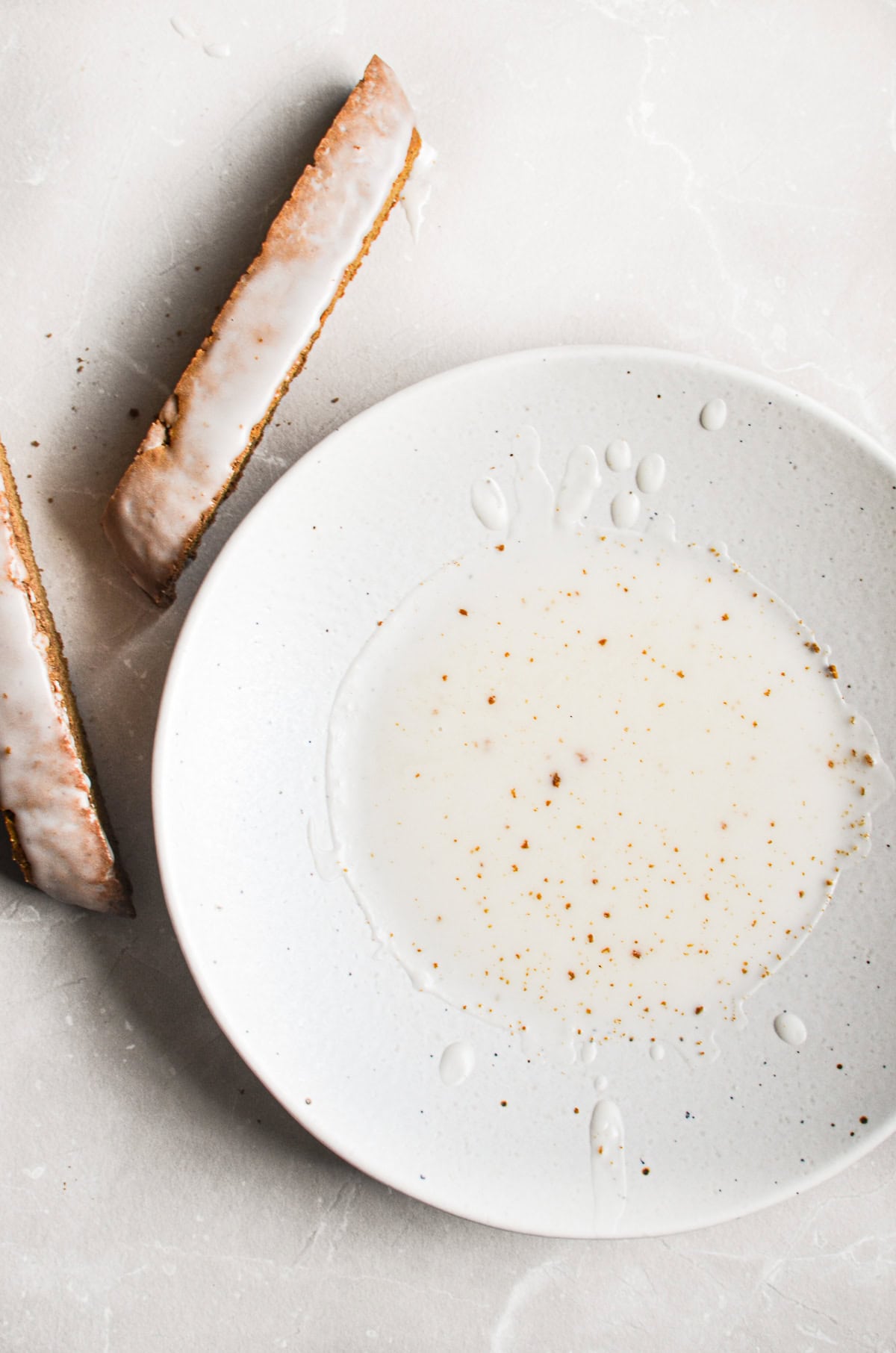 glaze for dipping gingerbread biscotti.