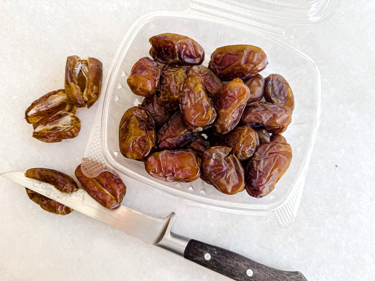 Fresh dates for a date shake smoothie