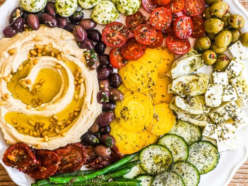 Hummus Mezze-tallriken som gör att middagen känns valfri