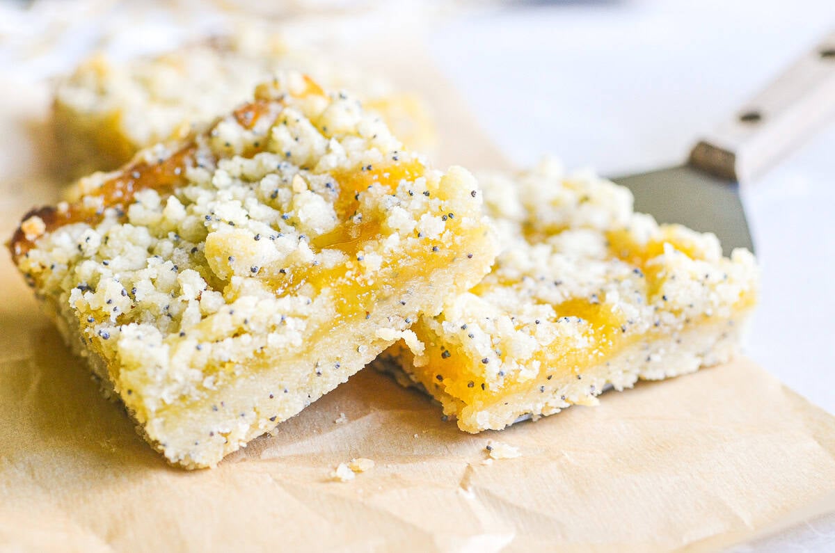lemon poppy seed bars, just sliced.