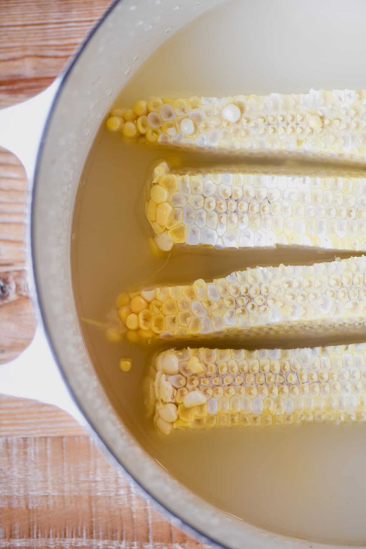 making corn cob broth